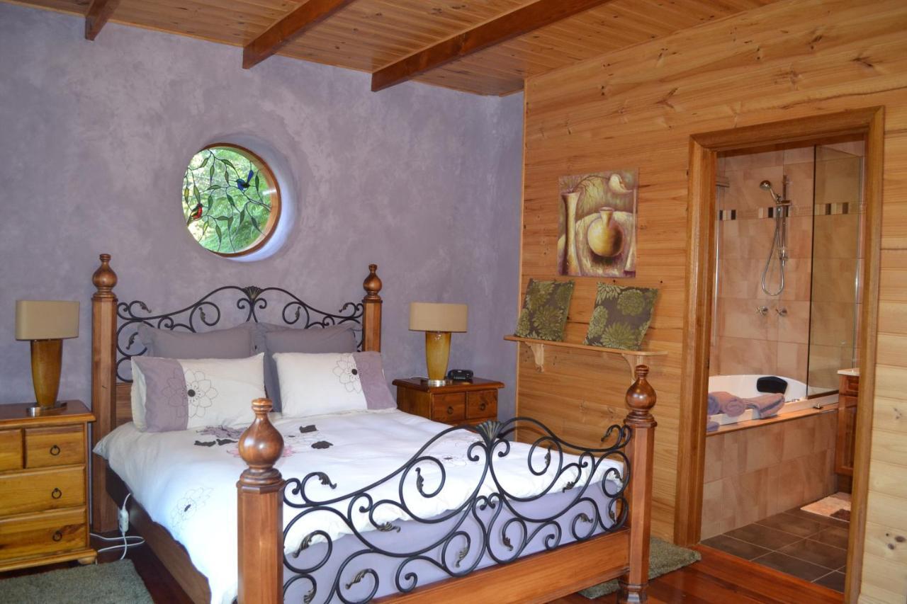 Whispering Spirit Holiday Cottages & Mini Ponies Franklin Ngoại thất bức ảnh